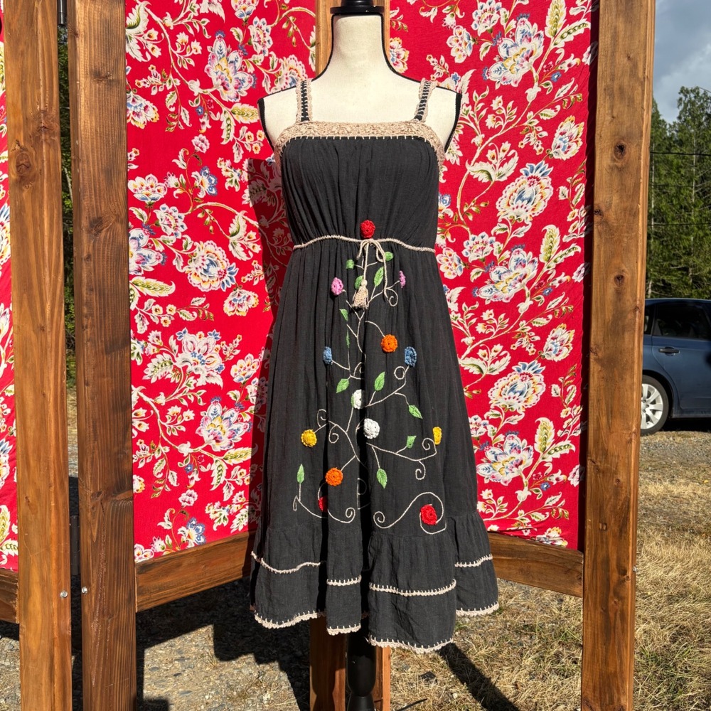 Grey Crocheted Floral Embellishment Drawstring Cottagecore Midi Dress Size M - Picture 1 of 13